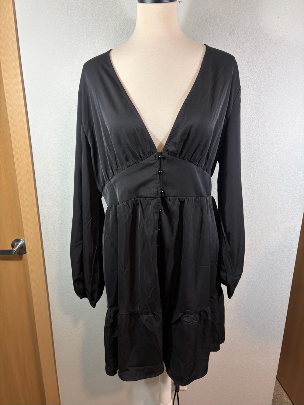 CUPSHE Black Long Sleeve V Neck Tiered Ruffle Swim Cover Up Dress XL NWT